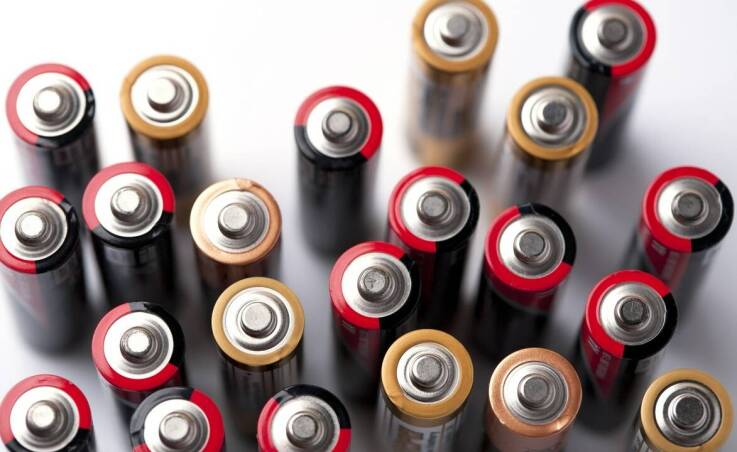 Korzyści z wyboru baterii kwasowo-ołowiowych dla wózków widłowych