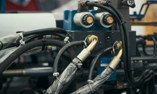 Jakie są korzyści z inwestowania w wysokiej jakości urządzenia do filtracji oleju?