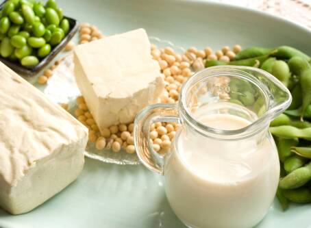 Czym zastępować mięso, by posiłki były sycące i pełne smaku?