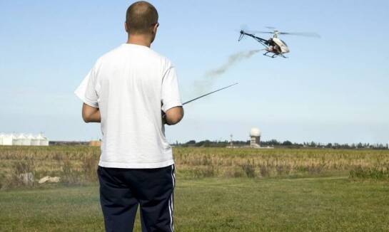 Jakie są kryteria wyboru szkoły lotniczej dla przyszłych pilotów śmigłowców?