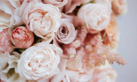 Wiązanki okolicznościowe jako prezent – co warto wiedzieć?