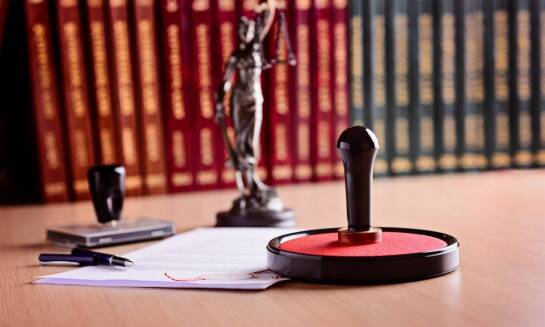 Różnice między aktami notarialnymi a umowami