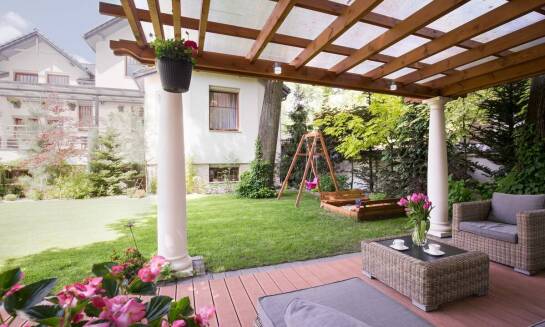 Altany drewniane jako miejsce rodzinnych spotkań i relaksu