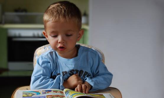 Do karmienia, zabawy i nauki, czyli jak wybrać dobre krzesełko dla dziecka?