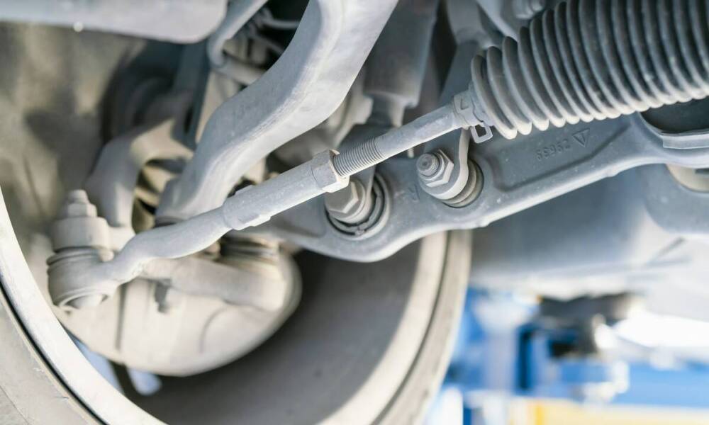 Jakie usługi oferuje mechanik samochodowy w zakresie naprawy zawieszenia?