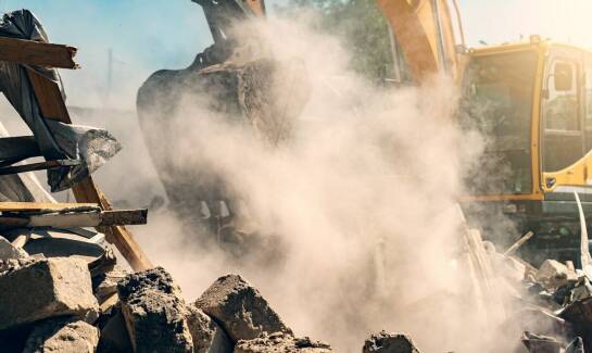 Kiedy warto zdecydować się na wywóz gruzu z placu budowy?