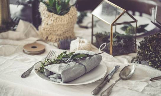 Jakie korzyści płyną z ekologicznego podejścia do produkcji w cukierni?