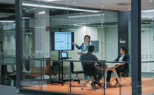 Jakie technologie wspierają księgowość w kontekście finansów międzynarodowych?