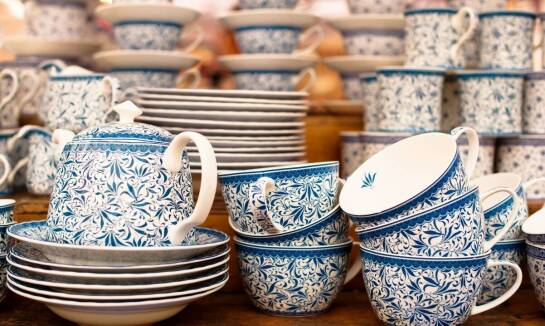 Porcelana z ręcznym malowaniem - jak stworzyć spójny zestaw z różnymi motywami