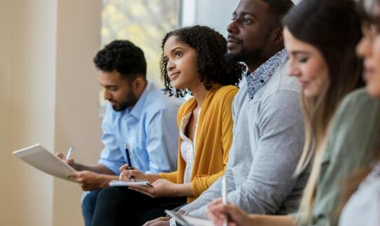 Jak kursy uzupełniające pomagają w zdaniu egzaminu na prawo jazdy?
