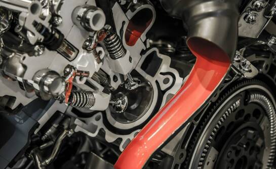 Jak zwiększone zużycie paliwa może wskazywać na potrzebę wymiany oleju?