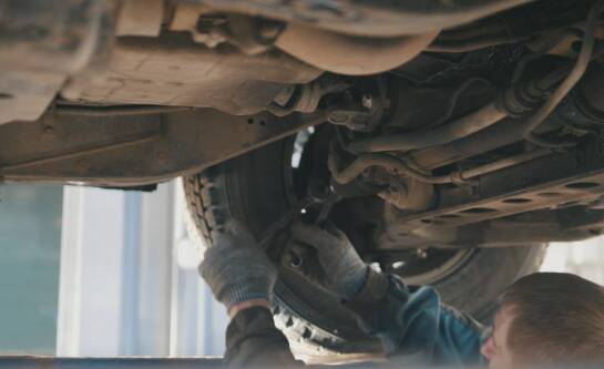 Serwis układu hamulcowego - co obejmuje i dlaczego jest ważny?
