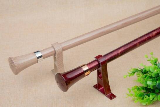 Jakie dodatki do zasłon na wymiar warto uwzględnić podczas projektowania?