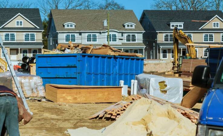 Jakie są korzyści z recyklingu cegieł i kamieni z rozbiórek?