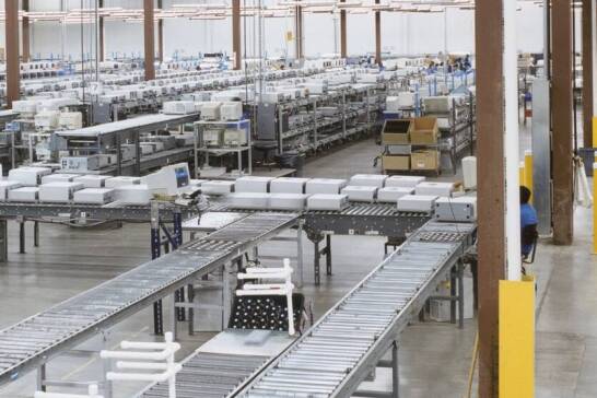 Jak budowa podestów aluminiowych wpływa na optymalizację przestrzeni?