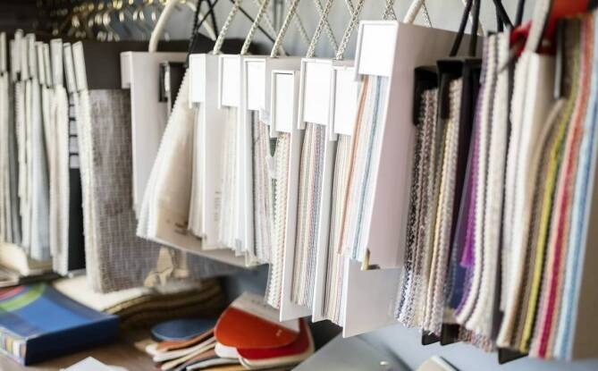 Dlaczego warto postawić na dzianiny osnowowe w produkcji?