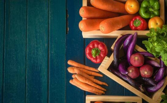 Jakie korzyści przynosi regularne zamawianie warzyw na dowóz Wrocław?