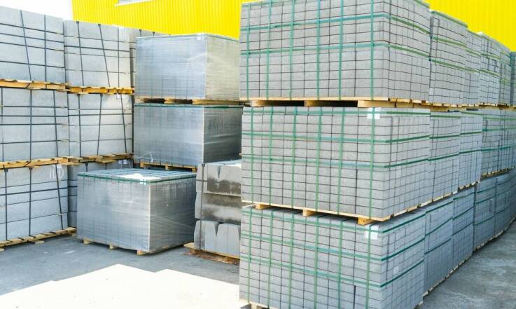 Doradztwo przy wyborze materiałów budowlanych – co oferuje hurtownia?