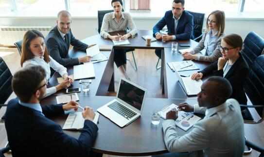 Jakie są korzyści z restrukturyzacji dla małych i średnich przedsiębiorstw?