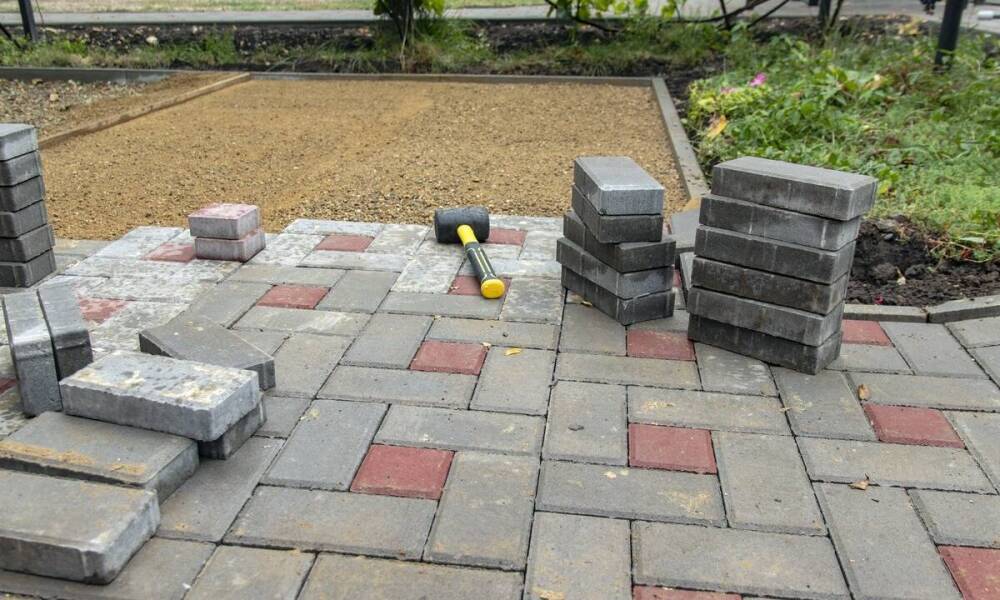 Jak dostosować wybór kostki brukowej do warunków klimatycznych?
