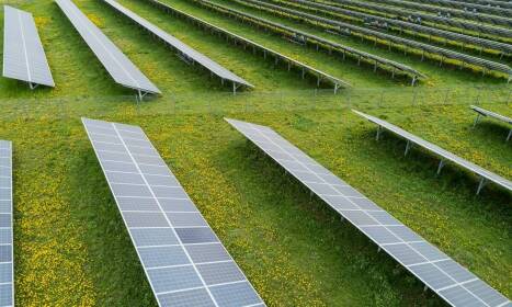 Konstrukcje naziemne PV: podejście do trudnych warunków geologicznych