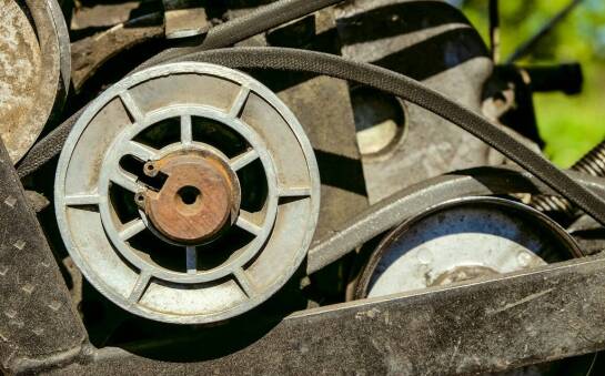 Jakie innowacje technologiczne wpływają na rozwój pasów napędowych?