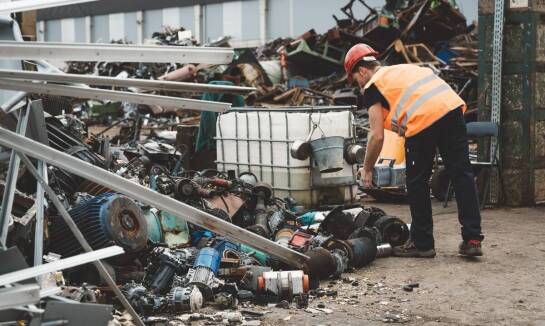 Jak efektywnie zarządzać odpadami kablowymi w firmie?