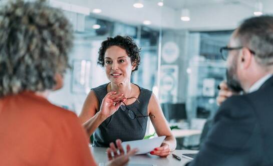 Pomoc prawna dla spółek handlowych: jakie usługi świadczy adwokat z Lublina?