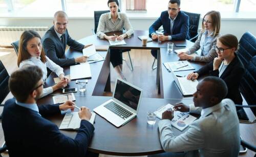 Jakie korzyści oferuje księgowa w zakresie obsługi kadrowo-płacowej?