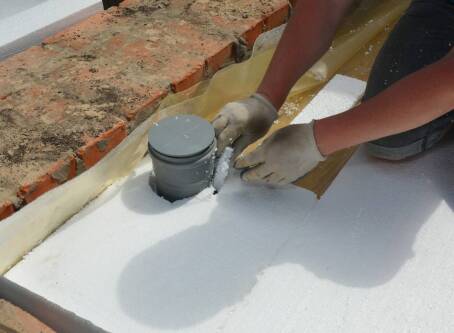 Czy styropian izolacyjny nadaje się do ocieplenia dachu płaskiego?