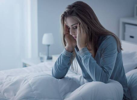 Czy bezsenność może być związana z potrzebą terapii uzależnień?