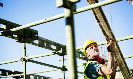 Wykwalifikowani pracownicy a sukces montażu rusztowań