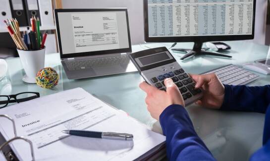 Kiedy warto zdecydować się na prowadzenie księgowości przez biuro rachunkowe?