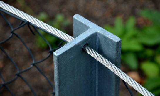 Odporność na korozję – dlaczego to kluczowy element przy wyborze ogrodzenia?