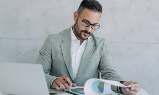 Ekspres dzierzawa: korzyści dla małych biur i startupów