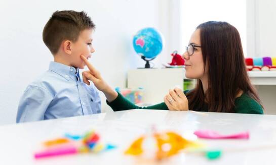 Logopedyczne zajęcia w niepublicznym żłobku – ich wpływ na rozwój mowy