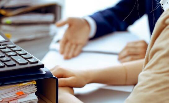 Rola obsługi kadrowo-płacowej w zapewnieniu zgodności z prawem pracy