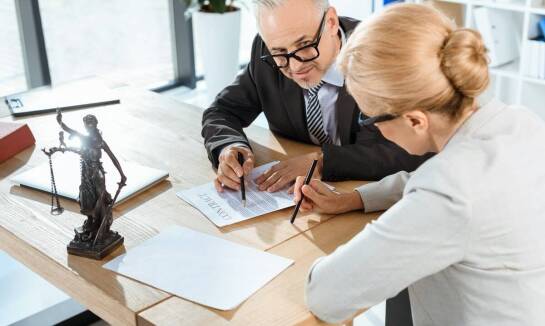 Postępowania opiekuńcze – jakie wsparcie oferują adwokaci?