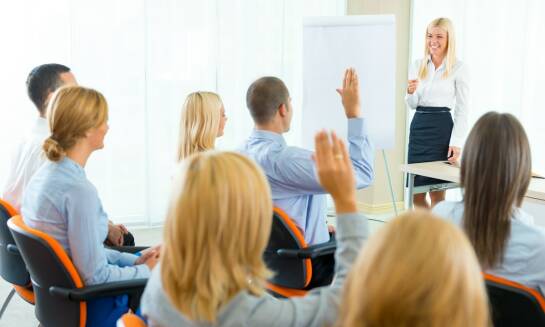 Znaczenie certyfikatów zdobytych podczas szkoleń okresowych dla pracowników służb bhp