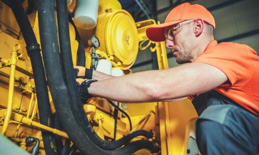 Jak serwis przewodów hydraulicznych wpływa na wydajność maszyn?