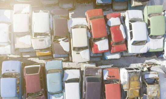 Demontaż pojazdów ciężarowych – jak radzi sobie z tym auto szrot?