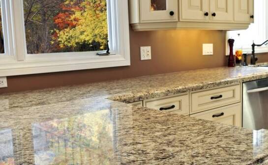 Montaż blatów granitowych – co warto wiedzieć przed zakupem?