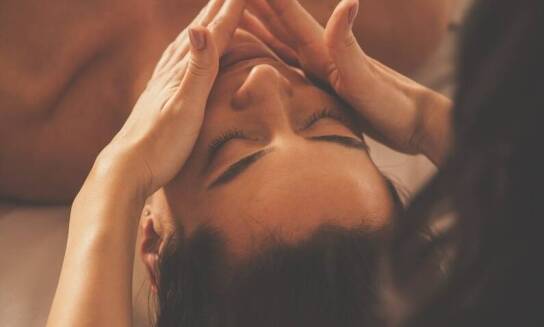 Masaż Kobido a jego wpływ na elastyczność skóry