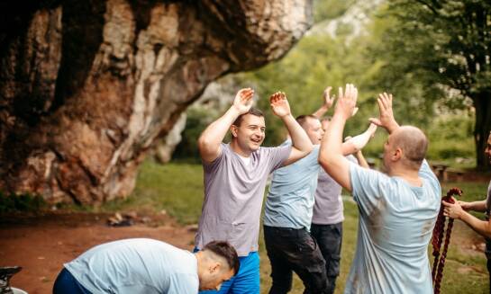 Znaczenie doświadczonej kadry w organizacji bezpiecznych obozów sportowych