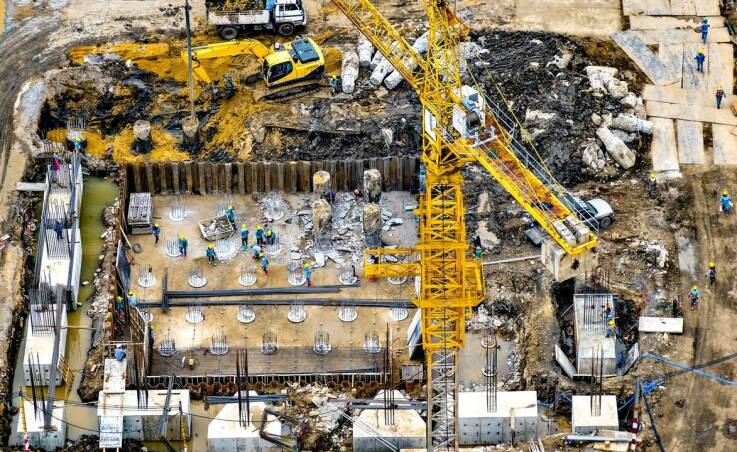 Dlaczego mini żurawie są nieocenione przy instalacjach technologicznych?