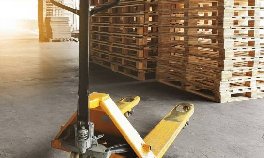 Najczęstsze zastosowania palet przemysłowych w logistyce
