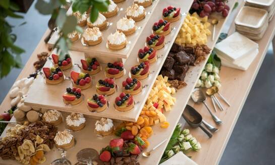 Jakie desery oferują restauracje na przyjęciach komunijnych?