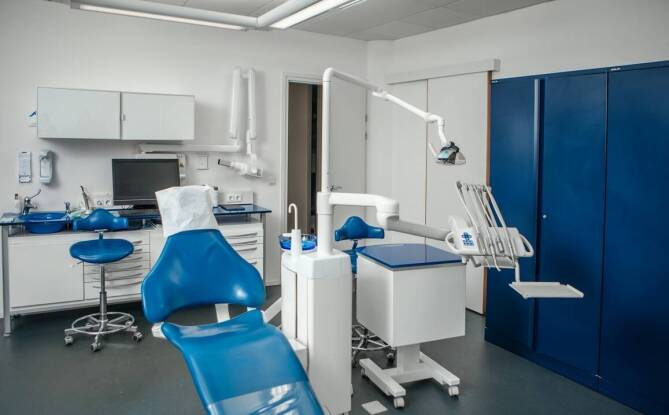 Bezpieczeństwo i skuteczność zabiegów chirurgicznych stomatologicznych