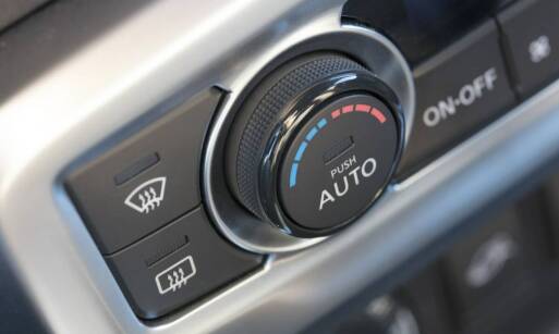 Jakie są zalety zlecania okresowych przeglądów systemów klimatyzacyjnych?