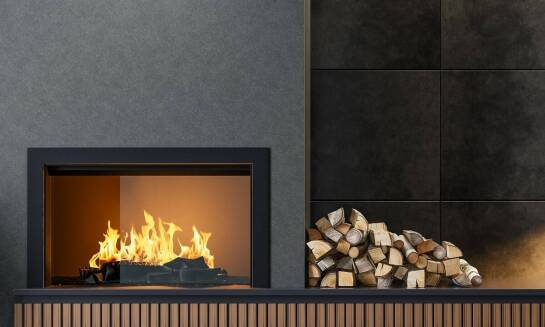 Dlaczego drewno grabowe cieszy się popularnością wśród użytkowników kominków?